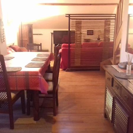 Appartement En Loft 50M2 Dans Maison Avec Chambre En Mezzanine Et Canapes Lits Dans Salon 圣皮耶尔德沙尔特勒斯 外观 照片
