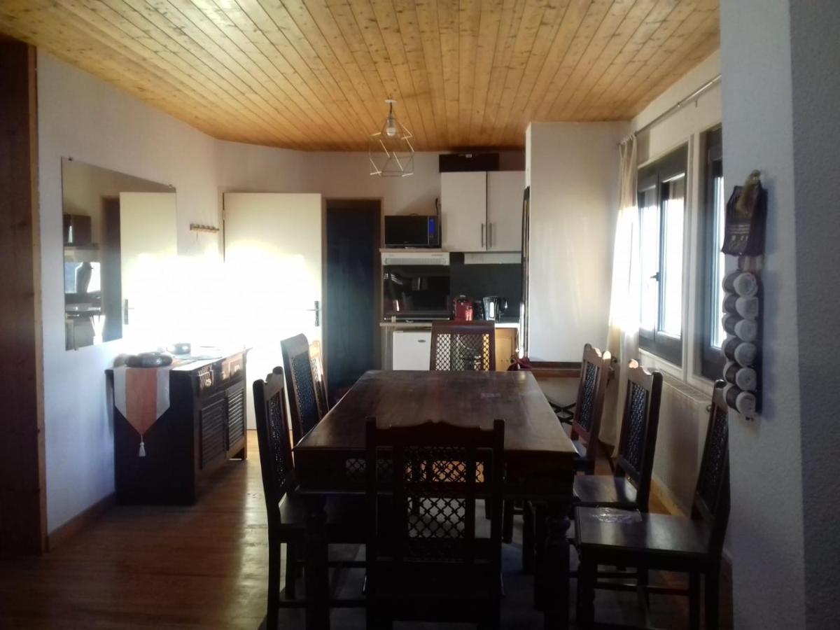 Appartement En Loft 50M2 Dans Maison Avec Chambre En Mezzanine Et Canapes Lits Dans Salon 圣皮耶尔德沙尔特勒斯 外观 照片