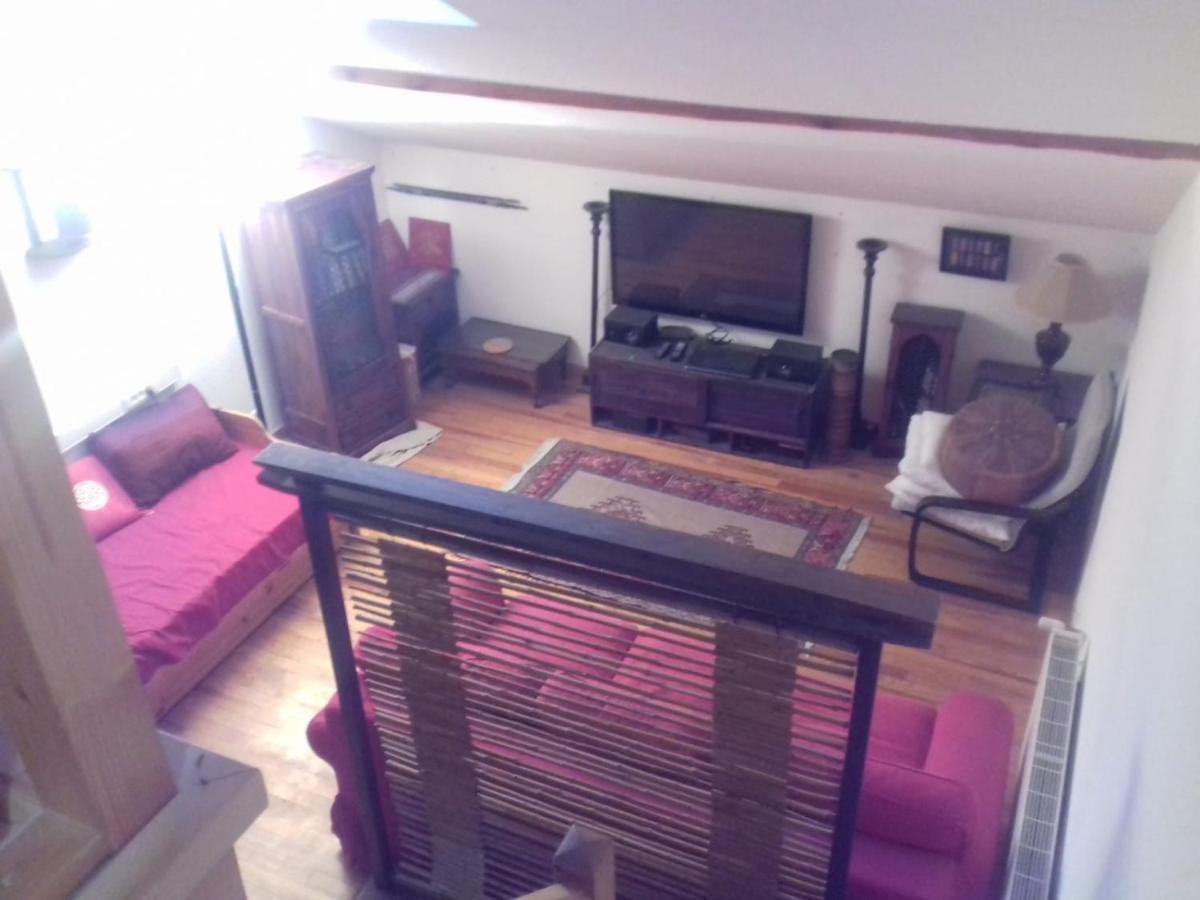 Appartement En Loft 50M2 Dans Maison Avec Chambre En Mezzanine Et Canapes Lits Dans Salon 圣皮耶尔德沙尔特勒斯 外观 照片